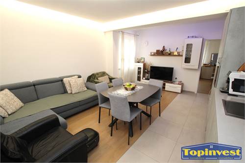 Trilocale ammobiliato