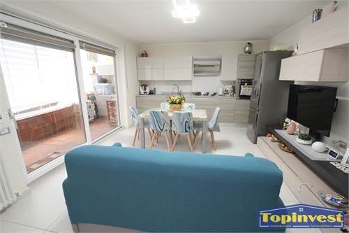 Quadrilocale in piccola casa di abitazione